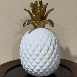 HD Designs 7.5” White Gold Resin Pineapple Estate Vintage Tabletop Decor